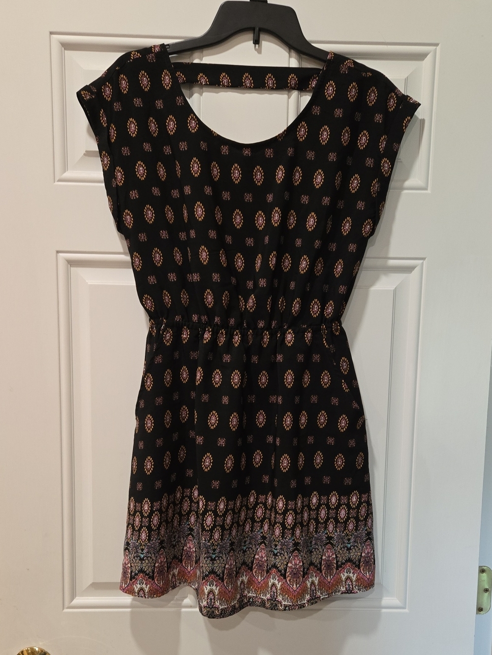 Black Printed Short Sleeve Dress with Border Hem And Pockets